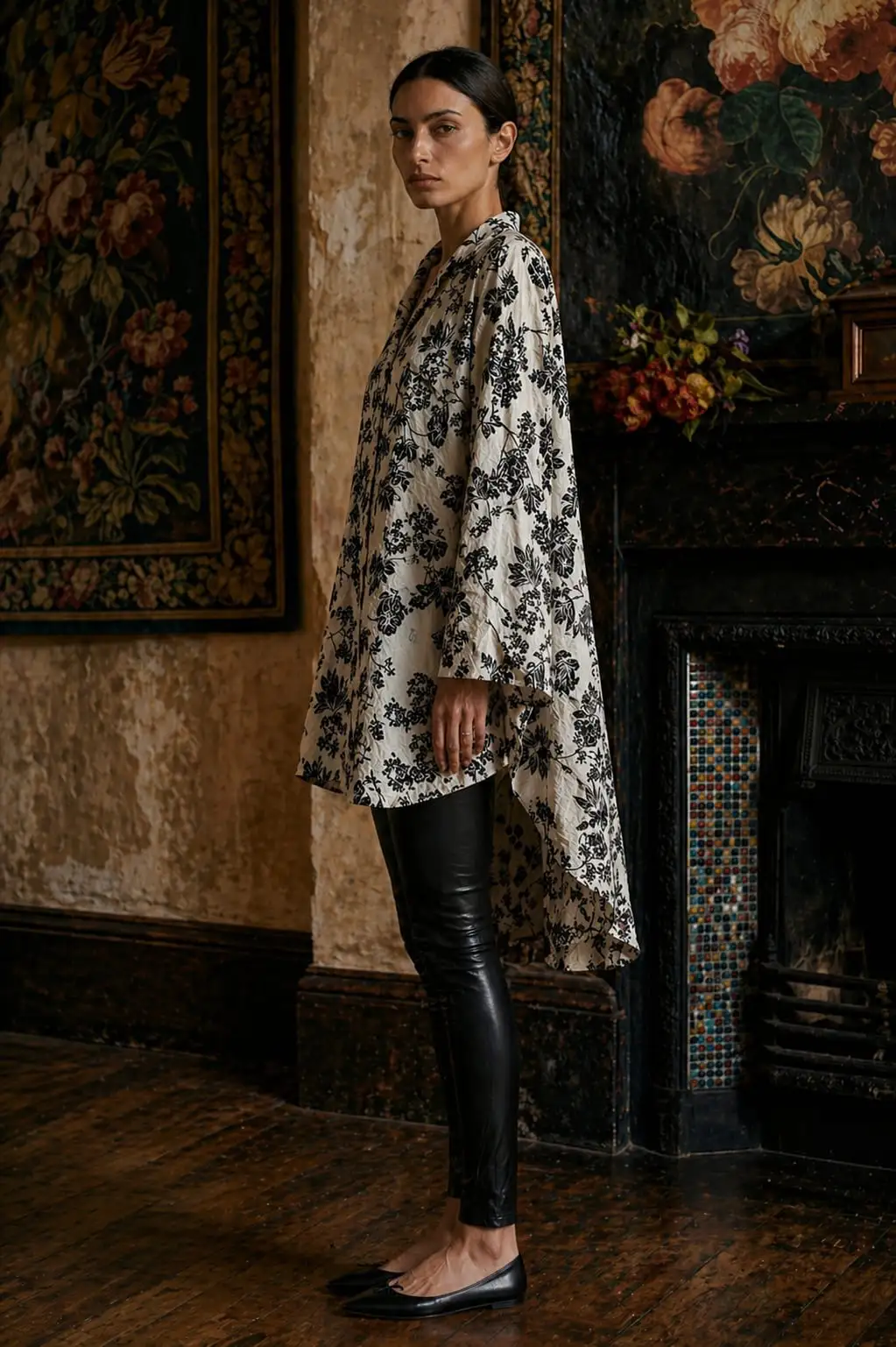 Black and white rose print signature blouse - Image 2